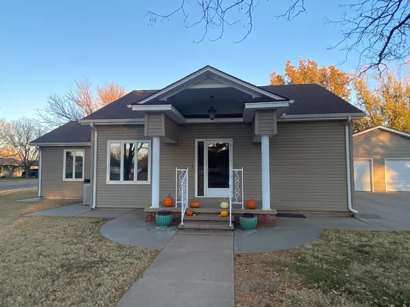 1000 S Madison St, Hugoton, KS 67951