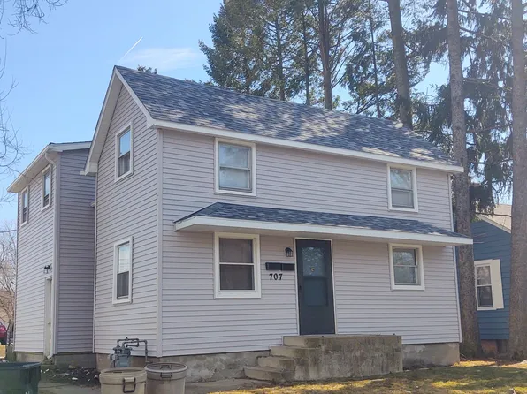 707 John St, La Porte, IN 46350