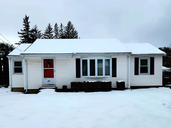 47 Hall St, Feeding Hills, MA 01030