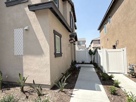 5th image of 2448 Powell Dr