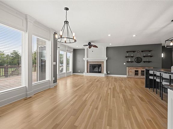 5th image of 4460 Meadow Ct