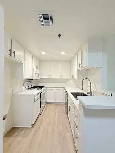 Floor plan 407