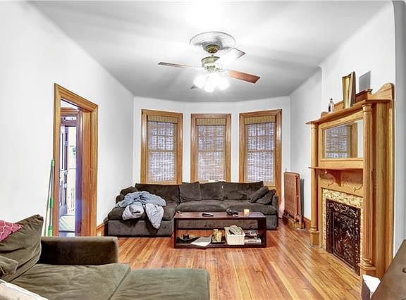 5th image of 3216 Hull Ave