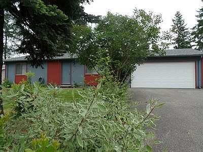 2nd image of 808 Oakcrest Ct SE