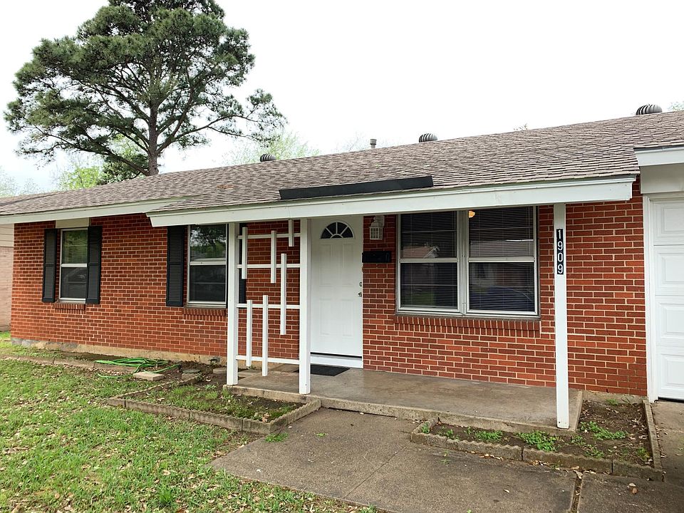 1st image of 1909 Oakhurst Dr