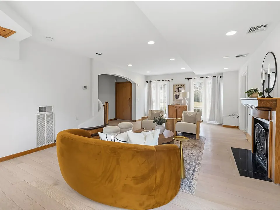 61 Glenwood Rd