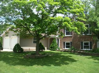 261 Durham Ln, Bloomingdale, IL 60108