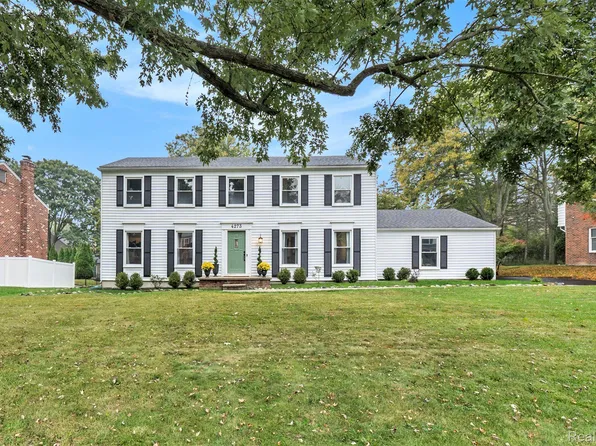 4273 Greenstown Dr, West Bloomfield, MI 48323