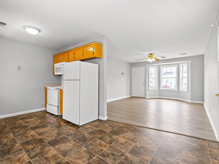 1042 Shadow Ridge Ave — Photo 16