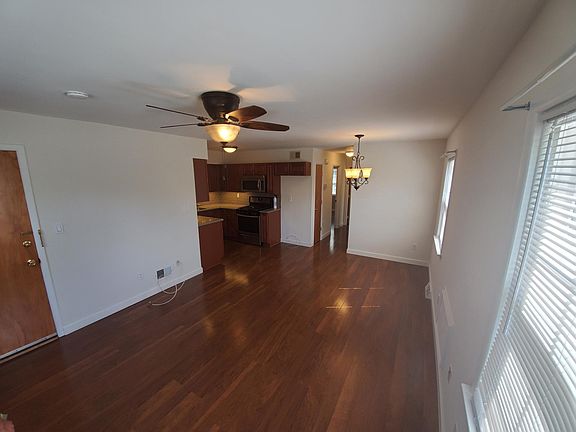 2nd image of 2104 Victory Blvd Floor 1
