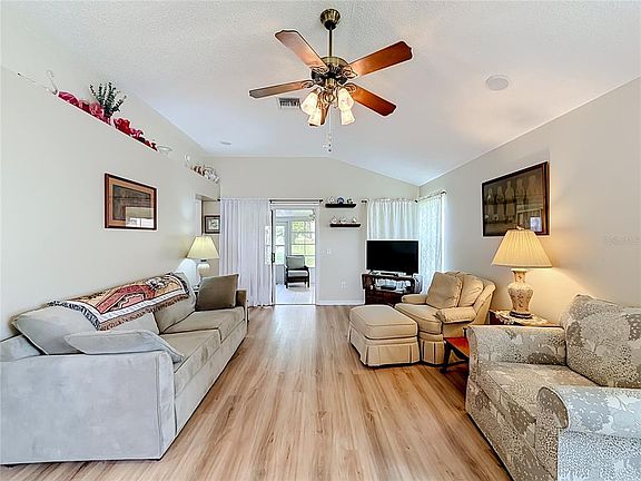 4th image of 1403 W SCHWARTZ BOULEVARD