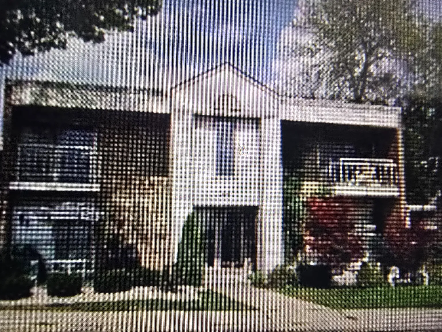 2 bed, 1.0 bath, 830 sqft, $1,550 — Photo 1