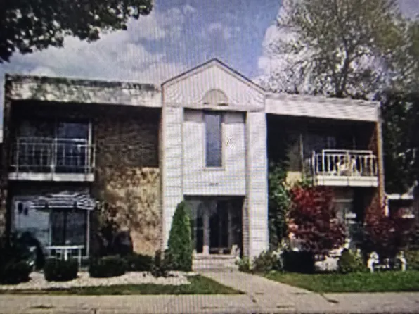 1603 Cass Lake Rd, Keego Harbor, MI