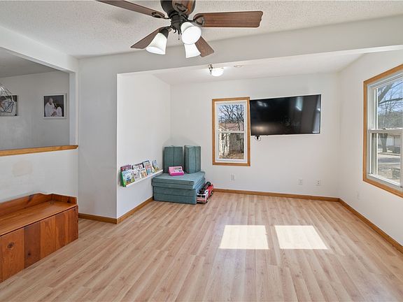 4th image of 434 Maple Street