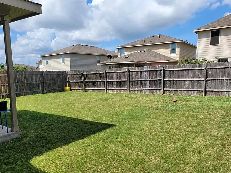 9213 Devonshire Ct — Photo 12