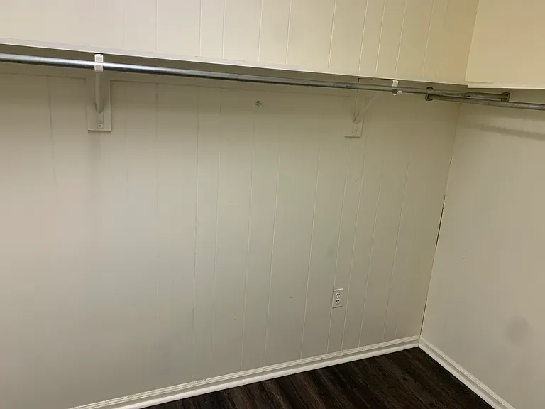 106 N Main St — Photo 5