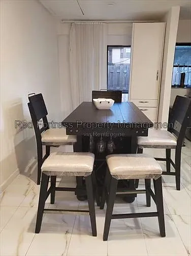 2 bed, 1.0 bath, 824 sqft, $1,700 — Photo 3