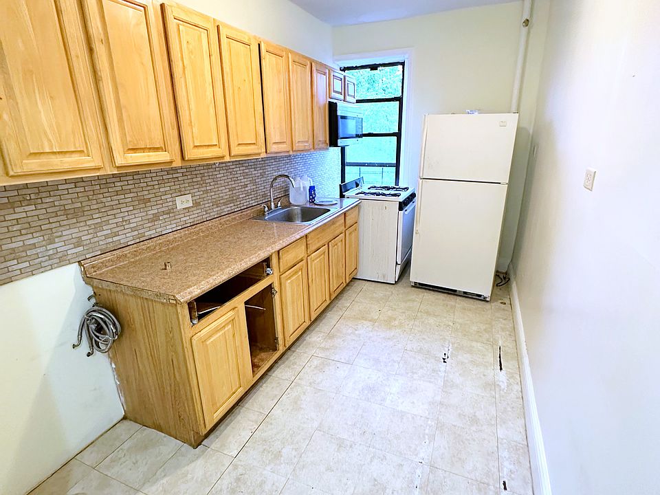 2nd image of 1451 Taylor Ave #37