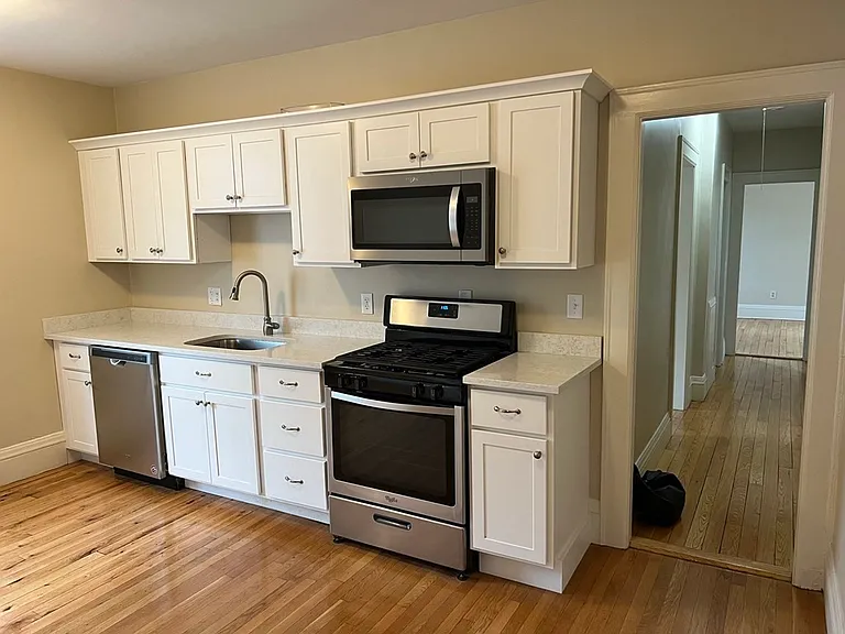 35 Locust St #1 — Photo 6