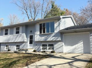 114 Ginger Creek Ct, Bloomington, IL 61704