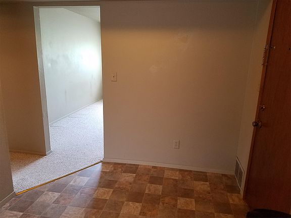 3rd image of 2327 W 4th St #4