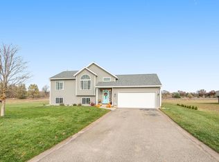 6085 Autumn Ridge Dr, Greenville, MI 48838
