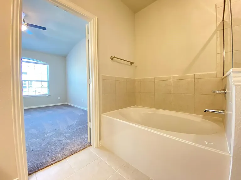 3342 Solana Cir — Photo 6