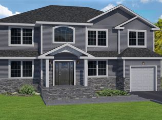 56 Roosevelt Ave, Syosset, NY 11791