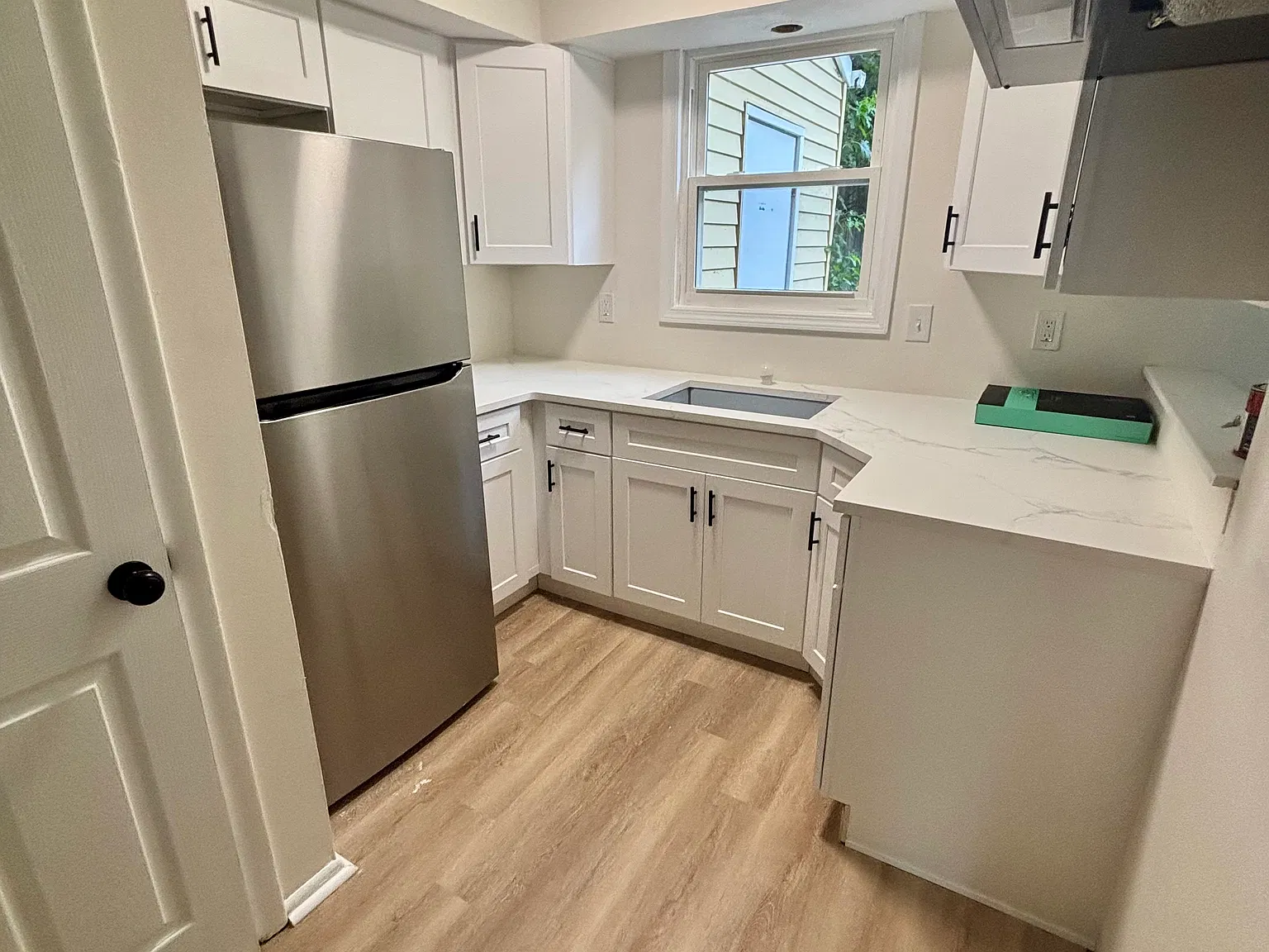 3 bed, 1008 sqft, $2,250 — Photo 3