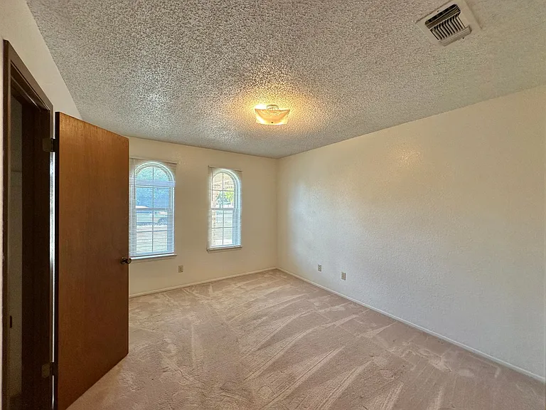 1602 Becker Dr — Photo 15