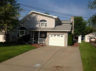 381 S 8th St, Sharpsville, PA 16150