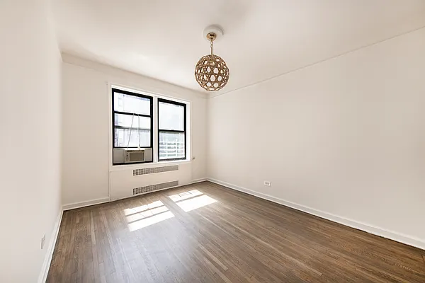 Rented by Oxford Property Group | media 19