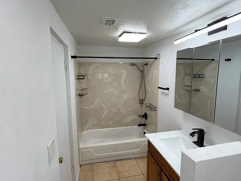 1426 W Delaware St #1 — Photo 6