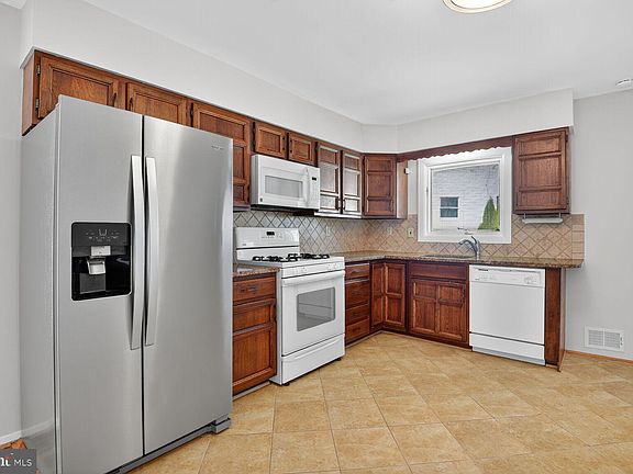 4th image of 13400 Tangier Pl