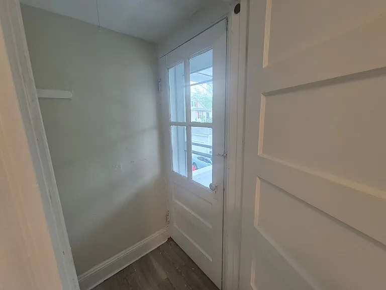 25 Howard Ave — Photo 20