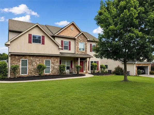 1361 Yorkshire Dr, Winder, GA 30680