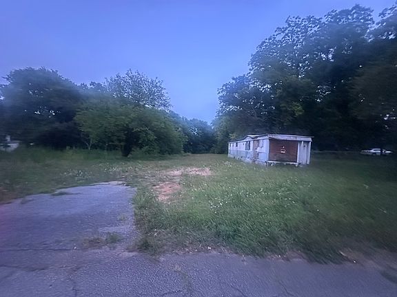 4th image of 1504 Evergreen St