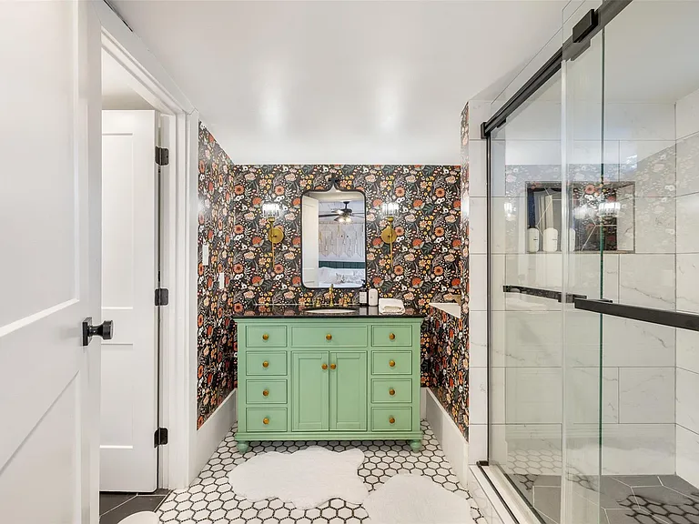 206 N Rusk St — Photo 22