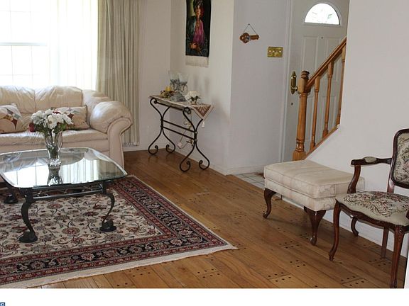 2nd image of 268 Burgundy Ln
