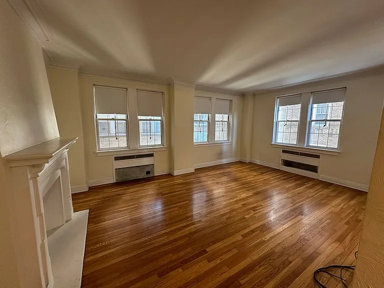 New King Edward Apartments — Photo 107
