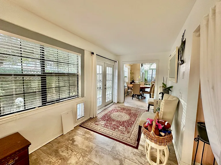 2012 Mistral Ln E — Photo 12