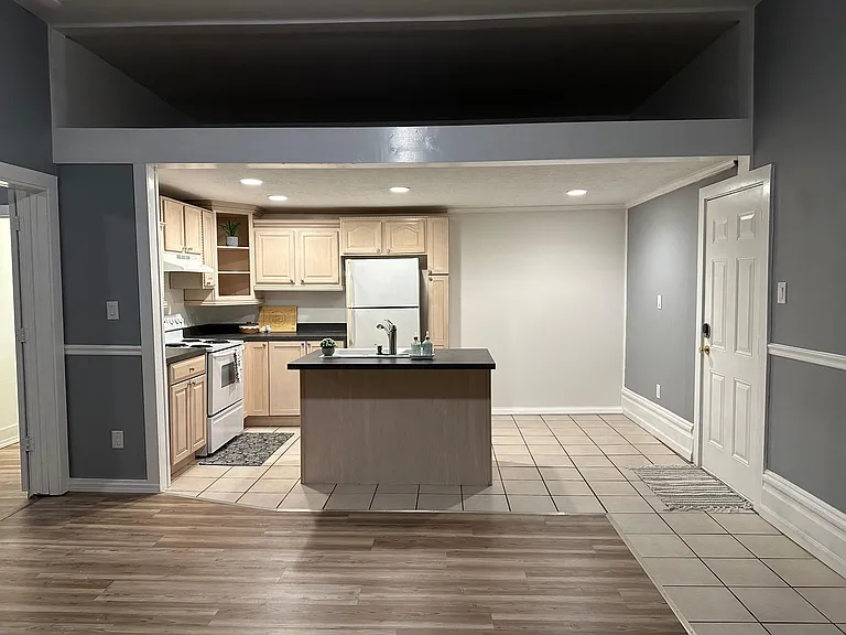 324 Broad St #A — Photo 2