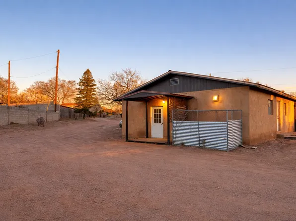 947 Acequia De Las Joyas #B, Santa Fe, NM 87505