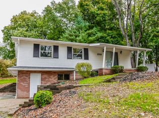 1318 Carosel Cir NW, North Canton, OH 44720