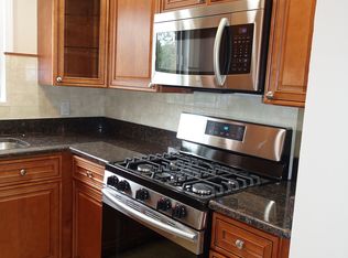 629 W 65th Street #FL 2ND, Westmont, IL 60559