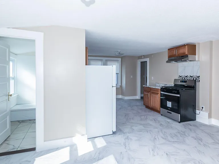 34 Ward St #3 — Photo 15