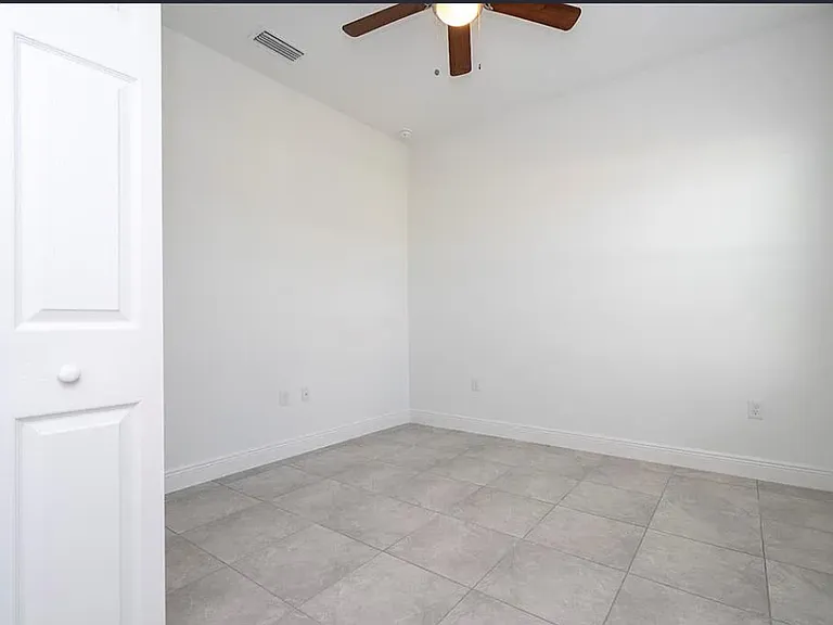 16919 SW 37th Terrace Rd — Photo 12