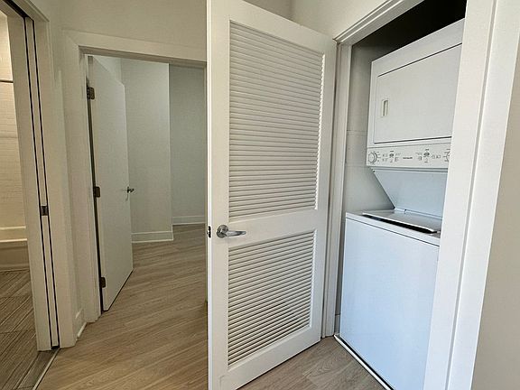 2nd image of 282 Fairmount Ave #31E