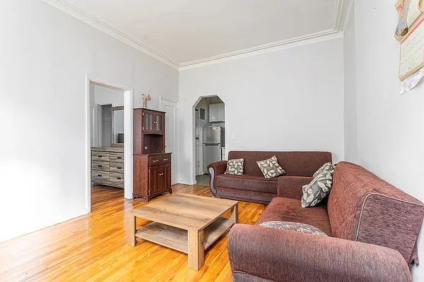 Rented by Bond New York | media 6