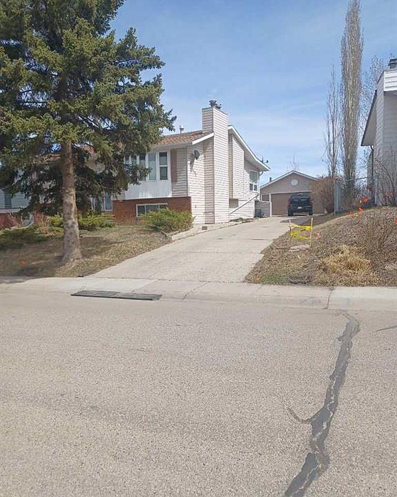 1st image of 33 W Forest Dr